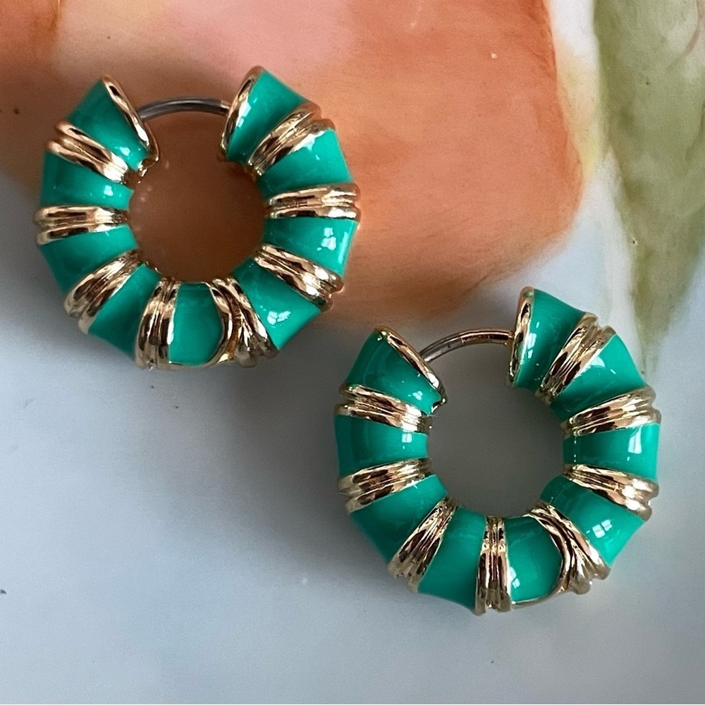✨Anthropologie Collins Earrings - Picture 4 of 7